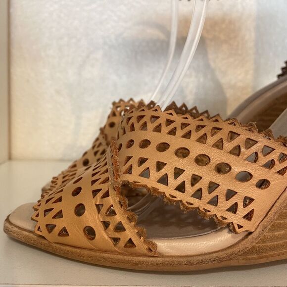 Jeffrey Campbell Tan Leather Cutout Wedge Sandals Womens Boho Resort Festival - Picture 5 of 11